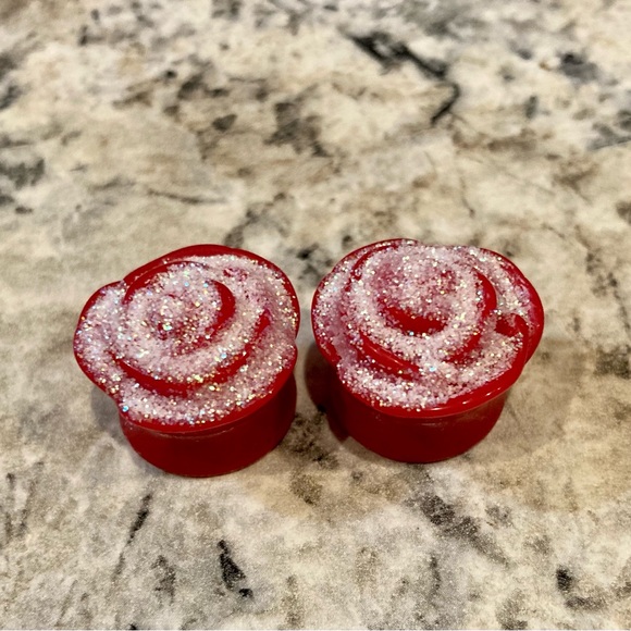 Frosted Red Rose Acrylic 5/8(16mm) Plug Set - Picture 5 of 8